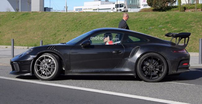 Опубликованы шпионские фото обновленного Porsche 911 GT3 RS
