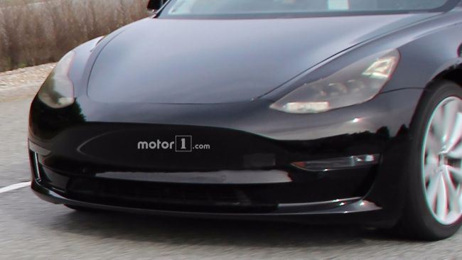 Шпионы впервые рассекретили дизайн нового электрокара Tesla Model 3 