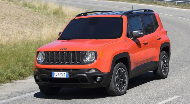 Названа цена на новые комплектации Jeep Renegade в России