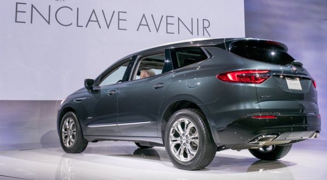Buick показал новое поколение кроссовера Enclave Aveniur 2018