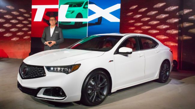В Нью-Йорке представлен обновленный премиальный седан Acura TLX 2018