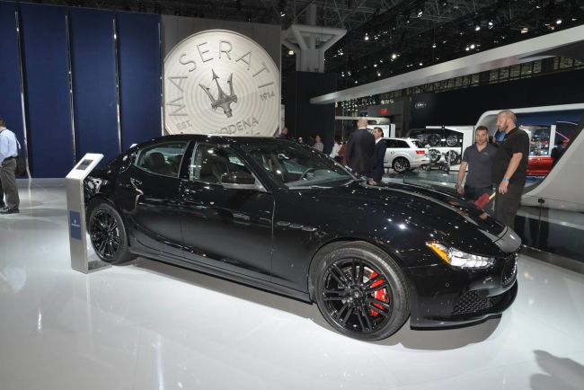 Maserati показала в Нью-Йорке седан Ghibli Nerissimo