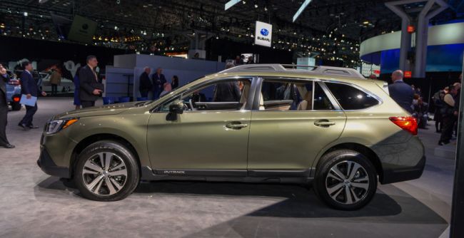 В Нью-Йорке показали первый в мире спорт-универсал Subaru Outback 2018