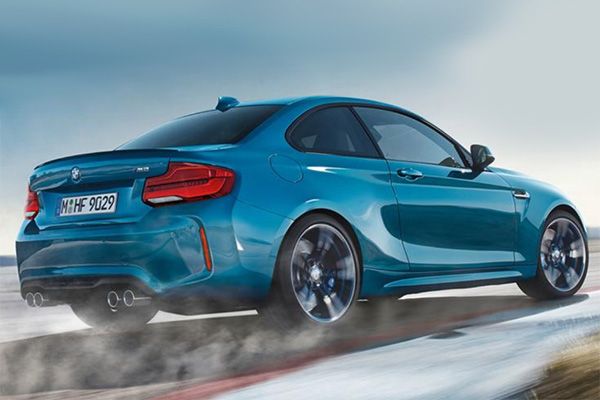 Обновлённое купе BMW M2 рассекретили на фото до премьеры