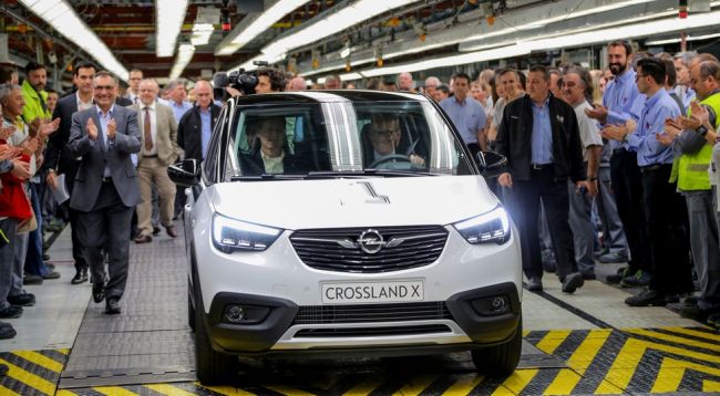 Новейший кроссовер Opel Crossland X встал на конвейер в Испании
