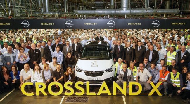 Новейший кроссовер Opel Crossland X встал на конвейер в Испании