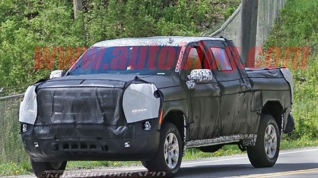 Фотошпионы заметили на тестах обновлённый Chevrolet Silverado