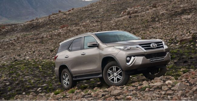 Toyota привезет в Россию рамный внедорожник Fortuner