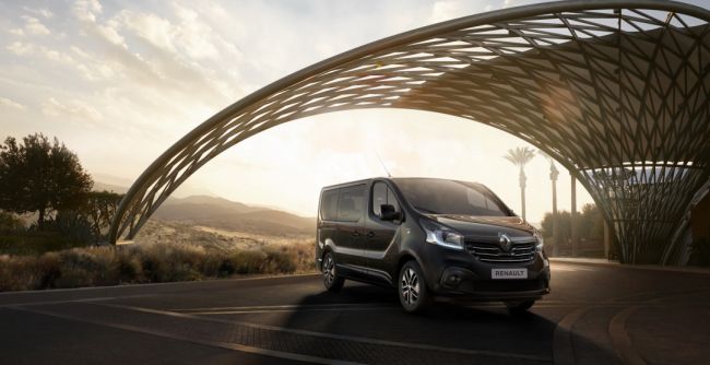 Renault продемонстрировала новый фургон MPV Spaceclass Renault Trafic