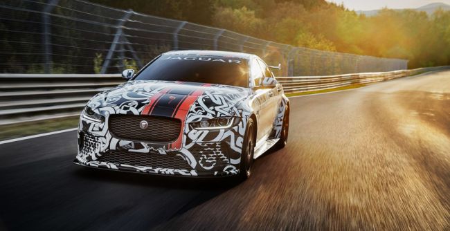 Jaguar официально представила лимитированный XE SV Project 8