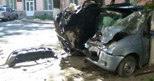 В Ростове молодой водитель перевернул Nissan Juke и влетел в Daewoo Matiz