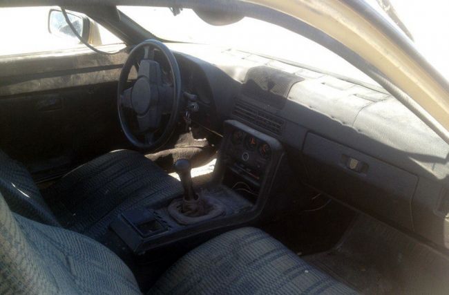 Спорткар Porsche 924 в Казахстане сдали на утилизацию