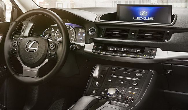 Lexus представил обновленный хэтчбек CT 200h‍