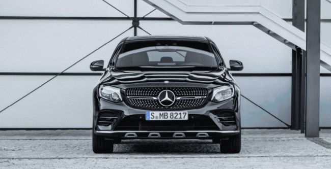 В Германии были названы цены на кроссоверы Mercedes-AMG GLC 