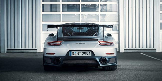 Porsche показала самый мощный и быстрый 700-сильный суперкар Porsche 911 GT2 RS 