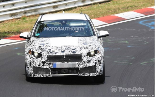 Хэтчбек BMW 1-Series 2019 модельного года зашпионили на тестах - фото