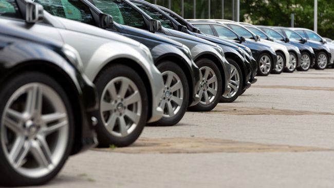 Продажи автомобилей в июне в России выросли на 15%