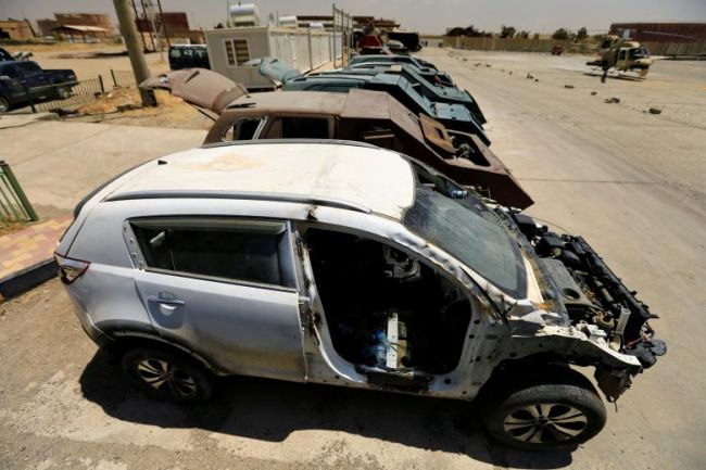 REUTERS на фото показала автопарк террористов, сделанный в стиле «Безумного Макса»
