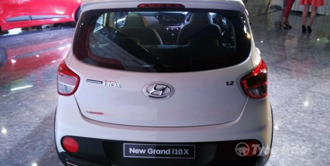 Официально представили обновленный Hyundai Grand i10 и его кросс-версию