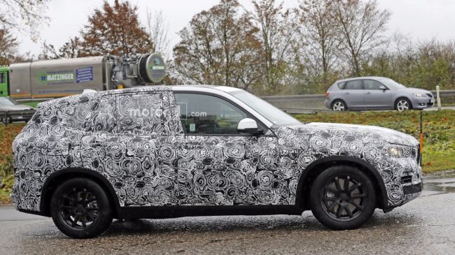 Новый BMW X5 M впервые заметили на дорогах Германии
