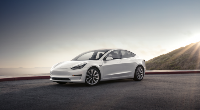 Tesla Model 3 обойдется покупателям в 35-44 тысячи долларов‍