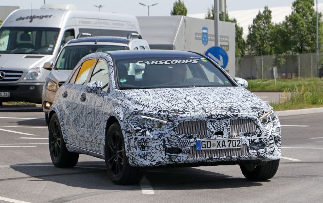 Новый Mercedes-Benz GLA «засветился» на шпионских фото