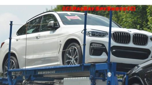 Новый BMW X4 «застукали» без камуфляжа