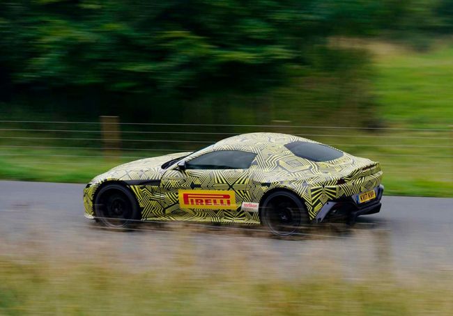 Опубликованы официальные снимки нового Aston Martin Vantage в камуфляже