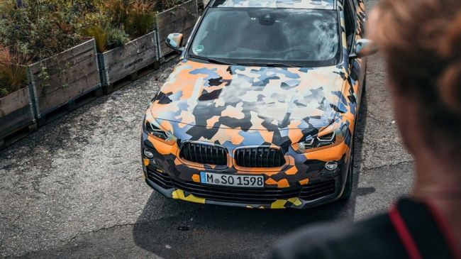 Опубликованы первые официальных фото нового компакт-кросса BMW X2
