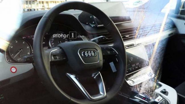 Новый кроссовер Audi Q8 заметили без камуфляжа