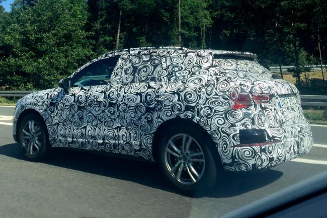 Первые шпионские фото нового Audi Q3 опубликовали в Сети