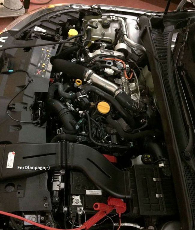 Фотошпионам удалось заглянуть под капот нового Renault Megane RS