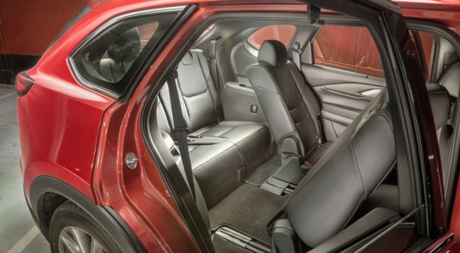 Mazda представила обновленный 7-местный CX-9 2018