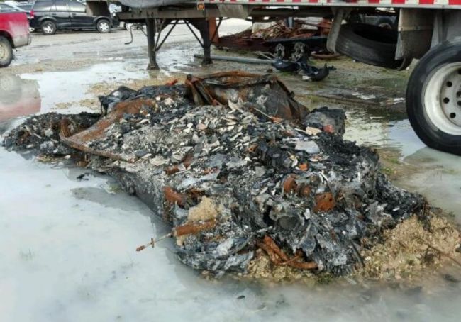 Спорткар Corvette в виде кучи пепла выставили на продажу в США