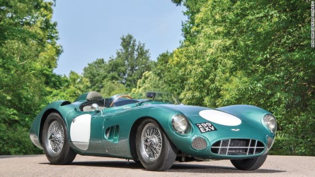 Автомобиль Aston Martin установил рекорд на аукционе в Монтерее