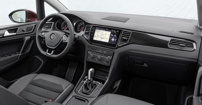 Обновленный Volkswagen Golf Sportsvan получил новые моторы