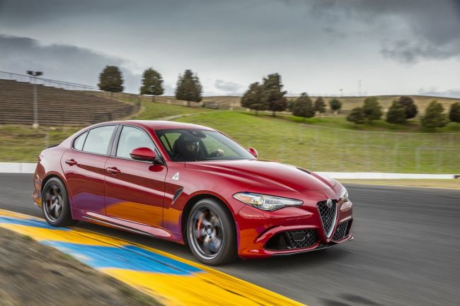 «Alfa Romeo» официально представила седан Giulia 2018