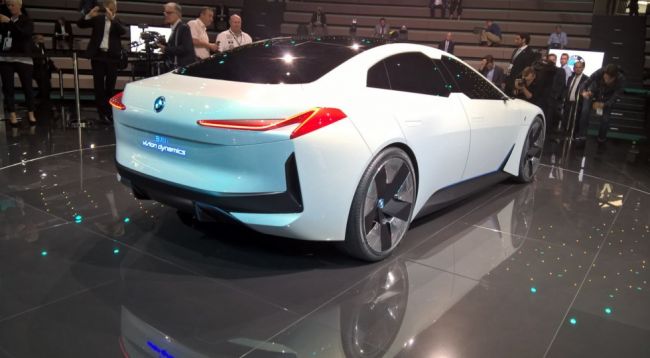 Модельный ряд BMW пополнится новым электрическим седаном 