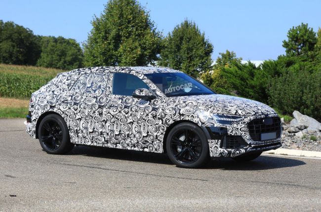 Audi вывела на дорожные тесты новый гибридный кроссовер Audi SQ8