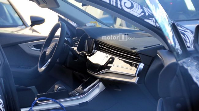 Первые снимки салона нового большого Audi Q8‍ опубликованы в Сети