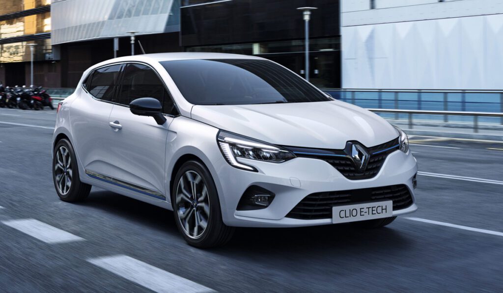 Renault представил необычные гибридные Clio и Captur