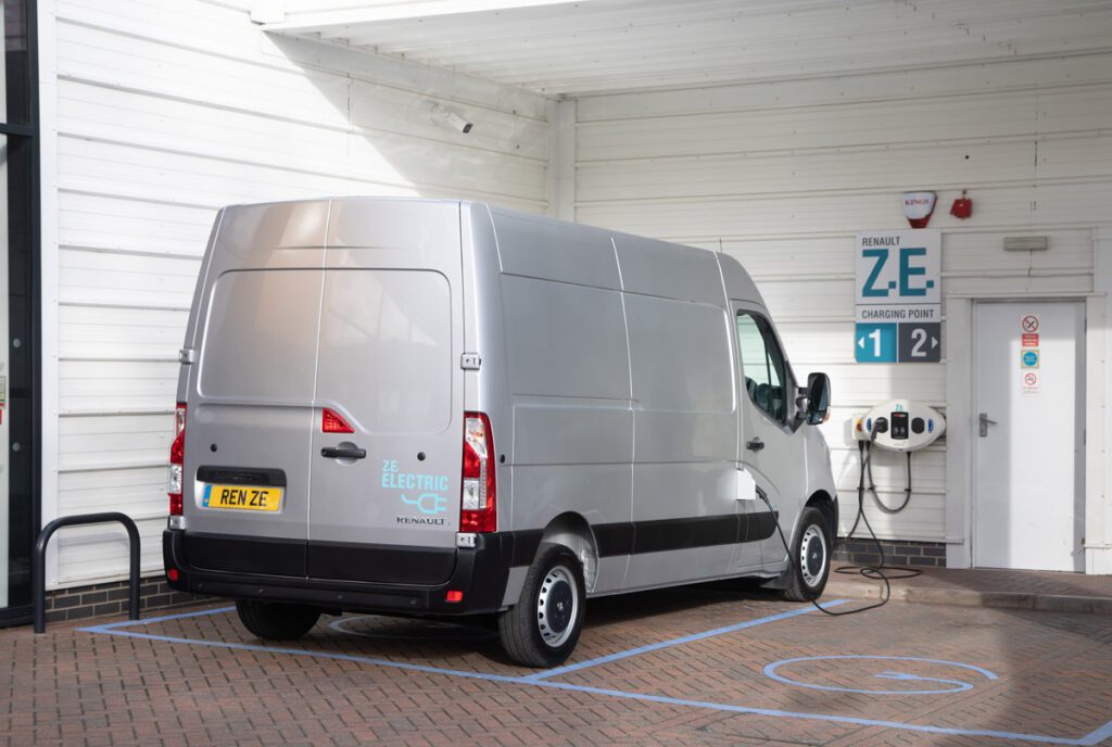 Электрический фургон Renault Master Z.E. стал доступен для заказа