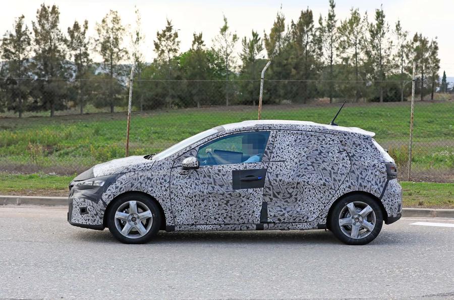 Renault вывела на финальные тесты новый хэтчбек Renault Clio