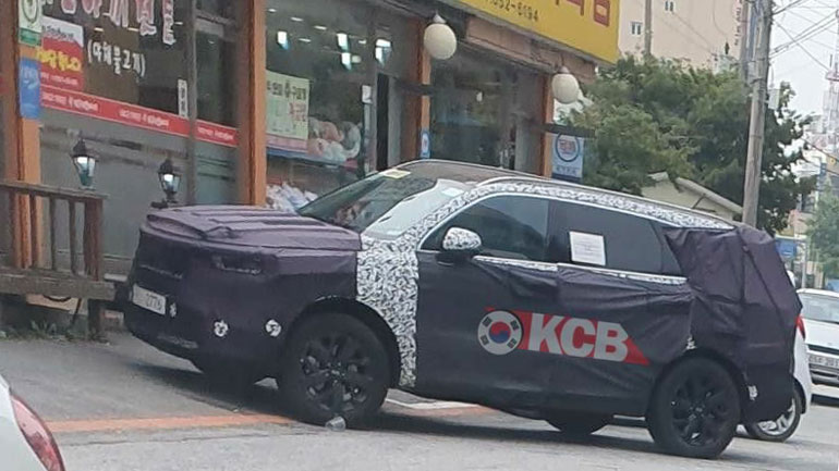 Новый Kia Sorento засняли во время тестов на дорогах Кореи