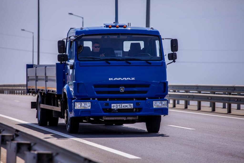 Беспилотные автомобили были протестированы на пути к Крымскому мосту