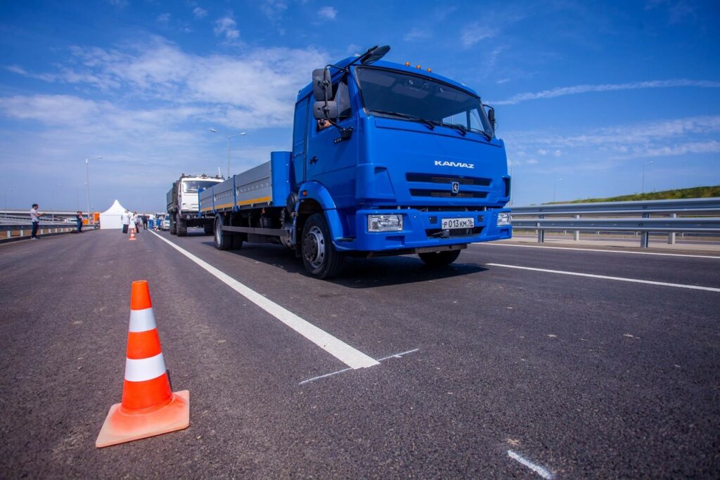 Беспилотные автомобили были протестированы на пути к Крымскому мосту