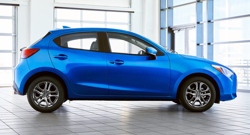 Новый хэтчбек Toyota Yaris для США сделали на платформе Mazda 2
