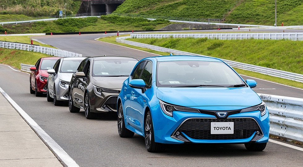 Toyota официально представила новое поколение хэтчбека Toyota Corolla