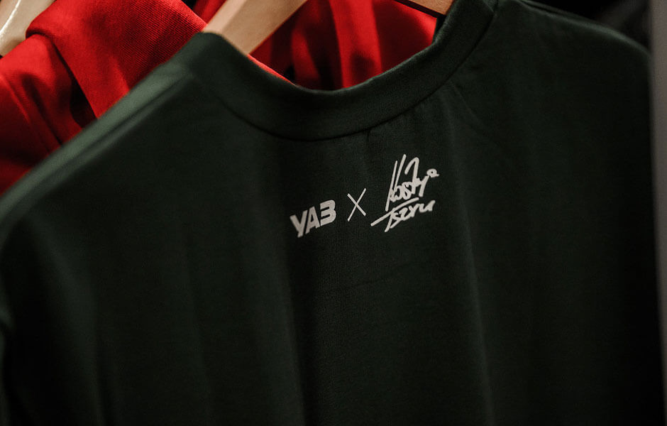УАЗ запустила онлайн-магазин с дизайнерской спортивной одеждой