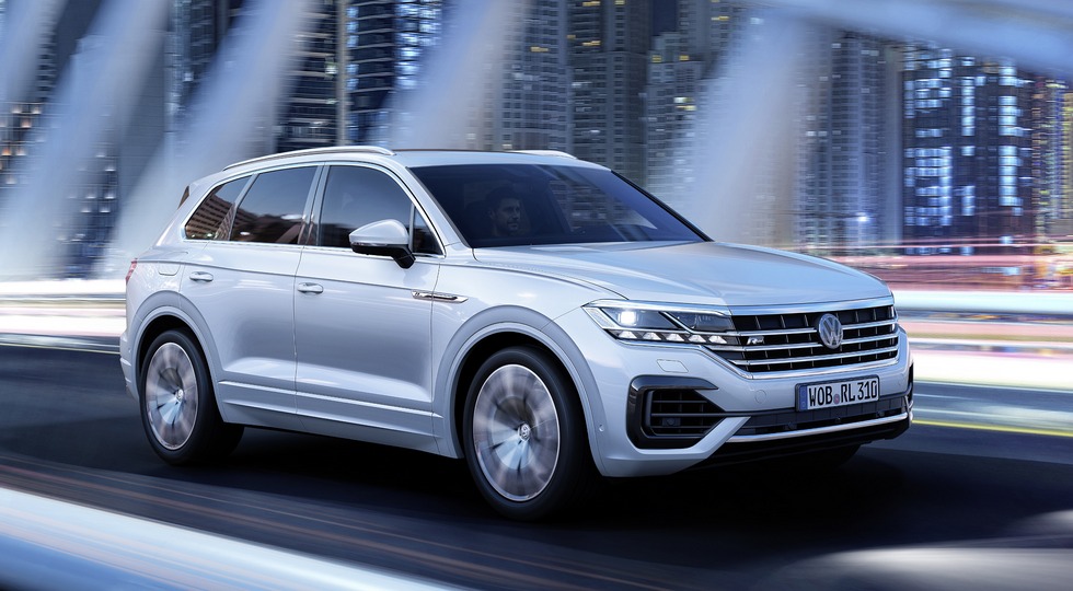 Озвучены цены и комплектации нового Volkswagen Touareg для РФ